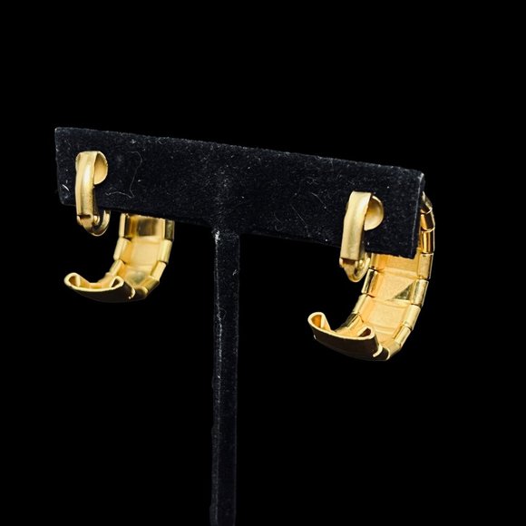 Egyptian Style Gold Tone Necklace, Bracelet And Clip On Hoop Earrings (4728) - Picture 11 of 11